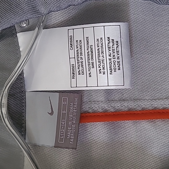 Nike Boys lightweight jacket - Picture 9 of 16